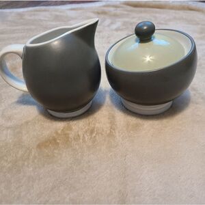 Pfaltzgraff cream and sugar set